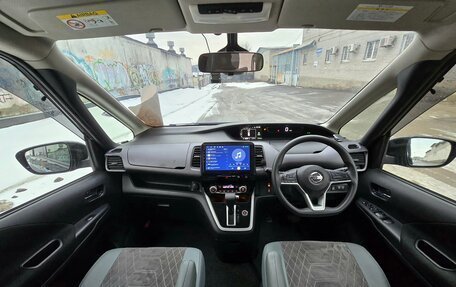 Nissan Serena IV, 2017 год, 1 900 000 рублей, 14 фотография