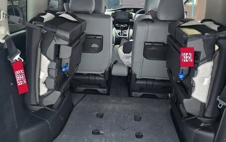 Nissan Serena IV, 2017 год, 1 900 000 рублей, 20 фотография