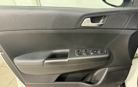 KIA Sportage IV рестайлинг, 2019 год, 1 999 800 рублей, 7 фотография