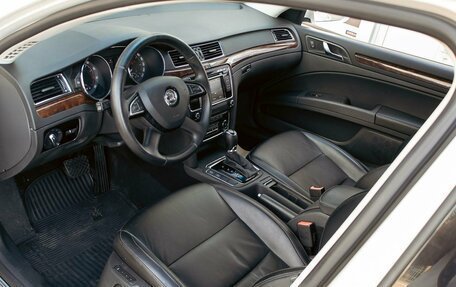 Skoda Superb III рестайлинг, 2013 год, 1 055 000 рублей, 13 фотография