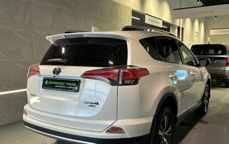 Toyota RAV4, 2017 год, 2 480 000 рублей, 8 фотография