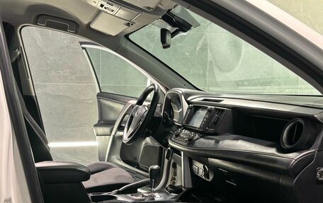 Toyota RAV4, 2017 год, 2 480 000 рублей, 14 фотография