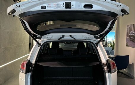 Toyota RAV4, 2017 год, 2 480 000 рублей, 11 фотография