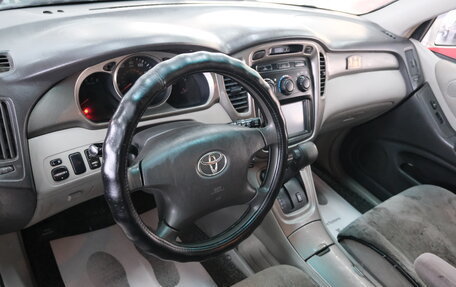 Toyota Highlander III, 2002 год, 999 000 рублей, 11 фотография