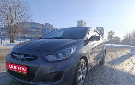 Hyundai Solaris II рестайлинг, 2013 год, 800 000 рублей, 1 фотография