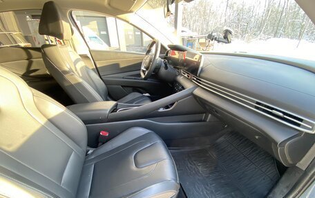 Hyundai Elantra, 2023 год, 2 500 000 рублей, 13 фотография