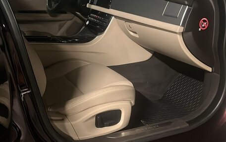 Jaguar XF II, 2016 год, 1 900 000 рублей, 15 фотография