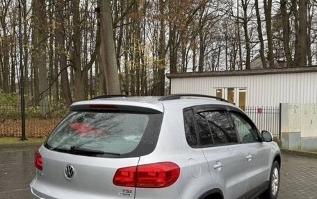 Volkswagen Tiguan I, 2015 год, 1 400 000 рублей, 2 фотография