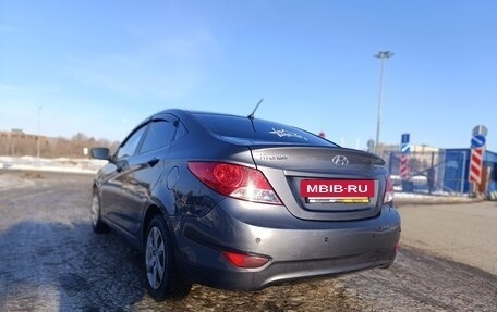 Hyundai Solaris II рестайлинг, 2013 год, 800 000 рублей, 5 фотография