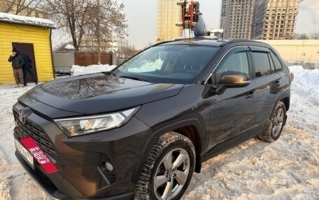 Toyota RAV4, 2020 год, 3 800 000 рублей, 2 фотография
