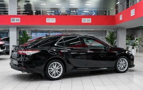 Toyota Camry, 2020 год, 2 890 000 рублей, 2 фотография