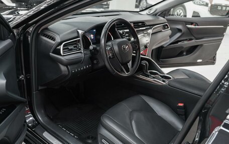 Toyota Camry, 2020 год, 2 890 000 рублей, 6 фотография