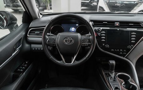 Toyota Camry, 2020 год, 2 890 000 рублей, 15 фотография