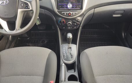 Hyundai Solaris II рестайлинг, 2014 год, 900 000 рублей, 13 фотография