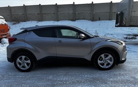 Toyota C-HR I рестайлинг, 2017 год, 1 750 000 рублей, 3 фотография