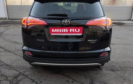 Toyota RAV4, 2017 год, 2 690 000 рублей, 4 фотография