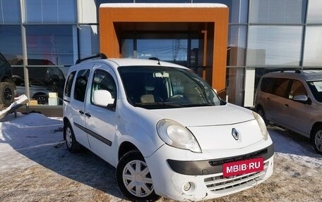 Renault Kangoo II рестайлинг, 2010 год, 690 000 рублей, 3 фотография