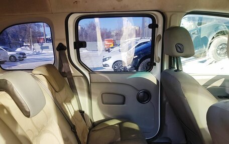 Renault Kangoo II рестайлинг, 2010 год, 690 000 рублей, 10 фотография