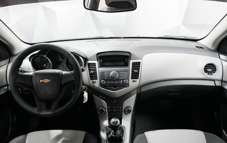 Chevrolet Cruze II, 2012 год, 735 000 рублей, 10 фотография