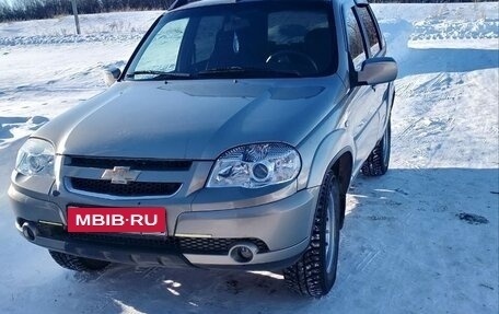 Chevrolet Niva I рестайлинг, 2011 год, 580 000 рублей, 4 фотография