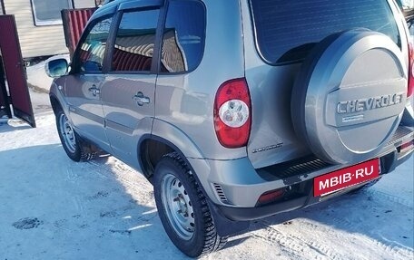 Chevrolet Niva I рестайлинг, 2011 год, 580 000 рублей, 2 фотография