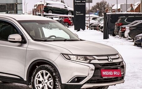 Mitsubishi Outlander III рестайлинг 3, 2015 год, 1 495 000 рублей, 9 фотография