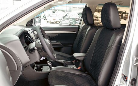 Mitsubishi Outlander III рестайлинг 3, 2015 год, 1 495 000 рублей, 11 фотография