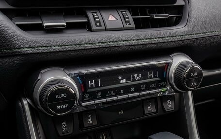 Toyota RAV4, 2025 год, 4 298 000 рублей, 14 фотография