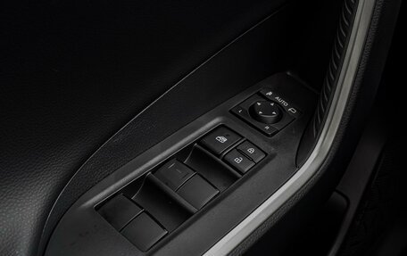 Toyota RAV4, 2025 год, 4 298 000 рублей, 22 фотография