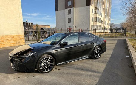 Toyota Camry, 2024 год, 3 750 000 рублей, 2 фотография