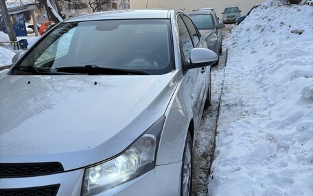 Chevrolet Cruze II, 2010 год, 700 000 рублей, 2 фотография