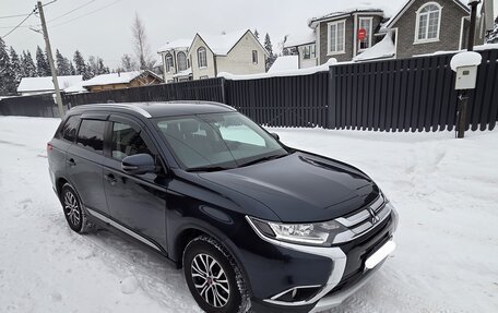 Mitsubishi Outlander III рестайлинг 3, 2018 год, 2 100 000 рублей, 5 фотография
