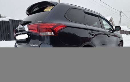 Mitsubishi Outlander III рестайлинг 3, 2018 год, 2 100 000 рублей, 8 фотография