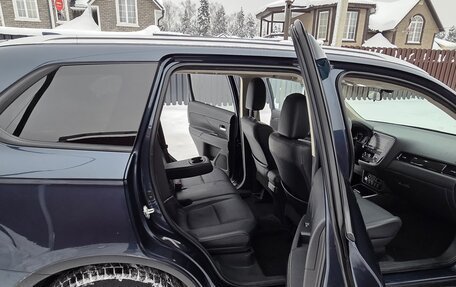 Mitsubishi Outlander III рестайлинг 3, 2018 год, 2 100 000 рублей, 20 фотография