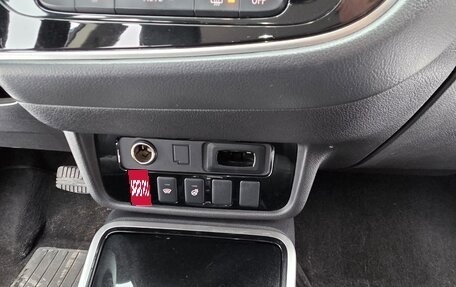 Mitsubishi Outlander III рестайлинг 3, 2018 год, 2 100 000 рублей, 15 фотография