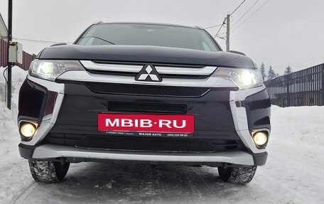 Mitsubishi Outlander III рестайлинг 3, 2018 год, 2 100 000 рублей, 22 фотография