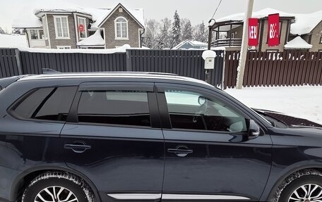 Mitsubishi Outlander III рестайлинг 3, 2018 год, 2 100 000 рублей, 25 фотография