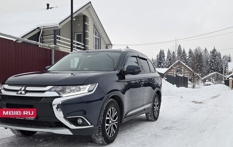 Mitsubishi Outlander III рестайлинг 3, 2018 год, 2 100 000 рублей, 31 фотография