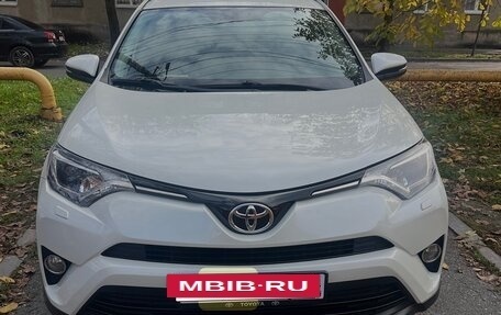 Toyota RAV4, 2016 год, 2 450 000 рублей, 10 фотография