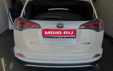 Toyota RAV4, 2016 год, 2 450 000 рублей, 9 фотография