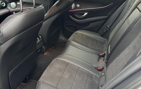 Mercedes-Benz E-Класс, 2017 год, 3 100 000 рублей, 6 фотография