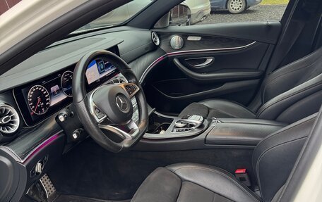 Mercedes-Benz E-Класс, 2017 год, 3 100 000 рублей, 7 фотография