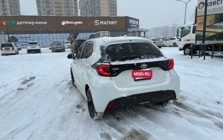 Toyota Yaris, 2020 год, 1 400 000 рублей, 2 фотография