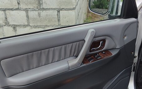 Mitsubishi Pajero III рестайлинг, 2000 год, 1 370 000 рублей, 3 фотография