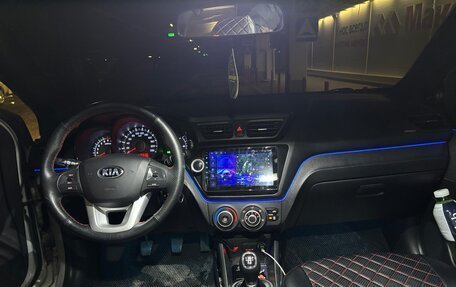 KIA Rio III рестайлинг, 2013 год, 850 000 рублей, 10 фотография