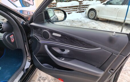 Mercedes-Benz E-Класс, 2017 год, 2 000 000 рублей, 12 фотография