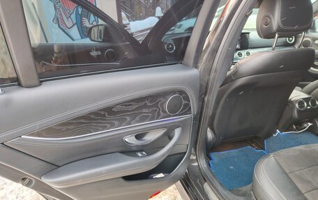 Mercedes-Benz E-Класс, 2017 год, 2 000 000 рублей, 13 фотография