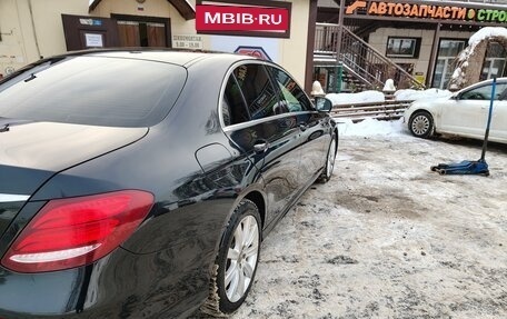 Mercedes-Benz E-Класс, 2017 год, 2 000 000 рублей, 5 фотография