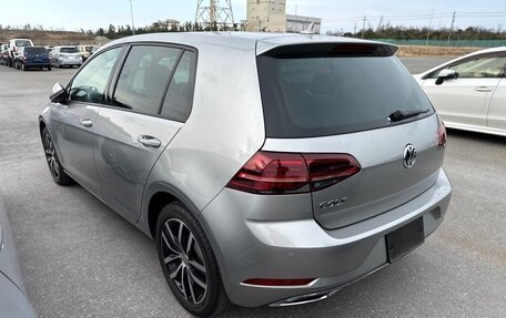 Volkswagen Golf VII, 2018 год, 1 750 000 рублей, 11 фотография