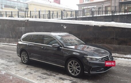 Volkswagen Passat B8 рестайлинг, 2020 год, 2 600 000 рублей, 8 фотография